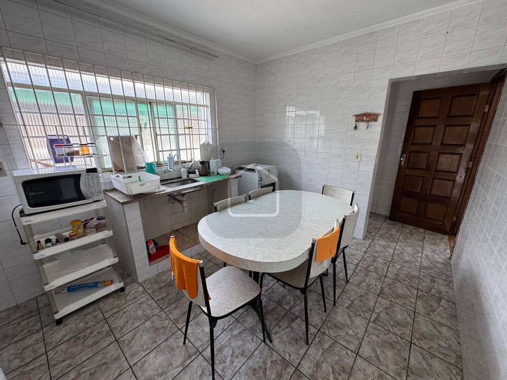 Casa, 4 quartos, 212 m² - Foto 1