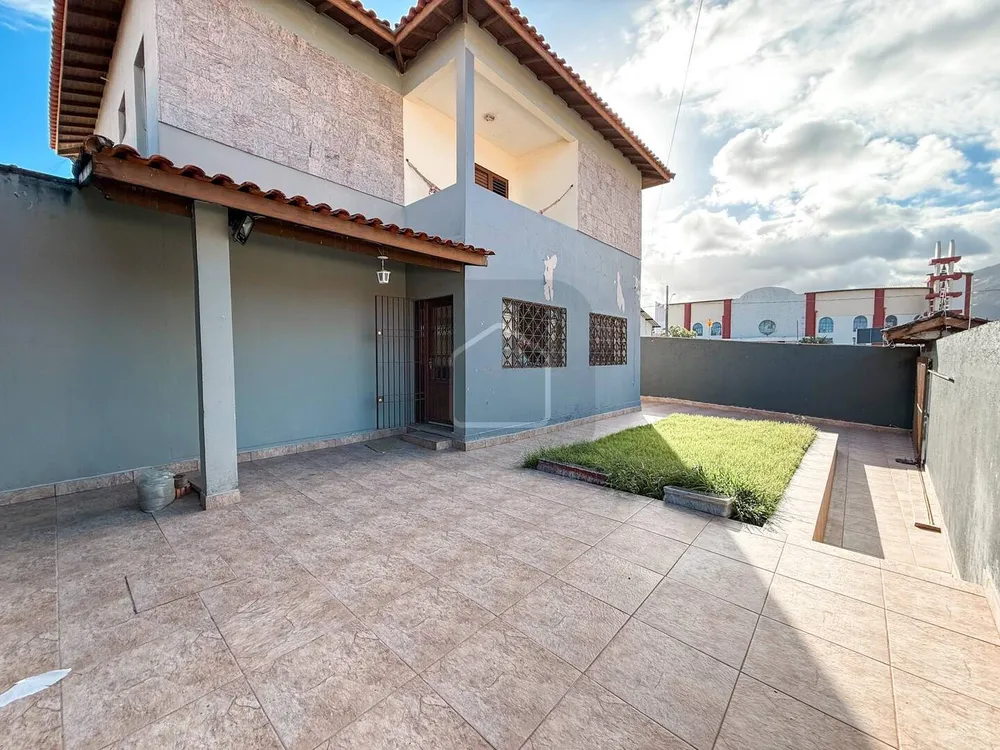 Casa, 3 quartos, 212 m² - Foto 1