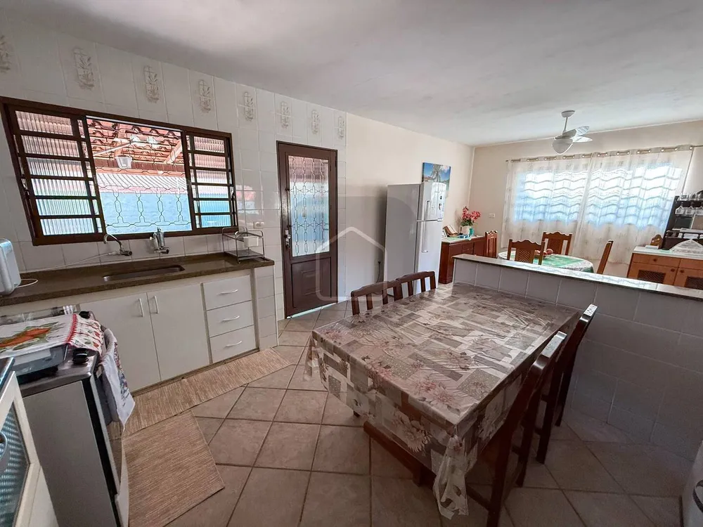 Casa, 3 quartos, 212 m² - Foto 4