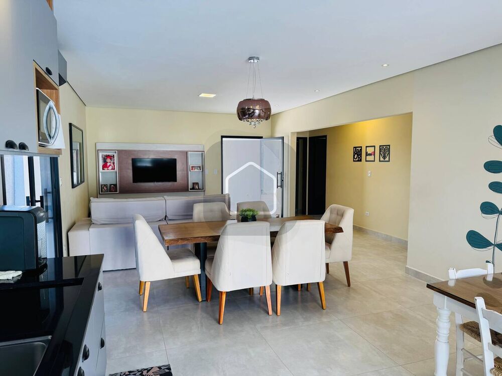 Casa, 4 quartos, 179 m² - Foto 1