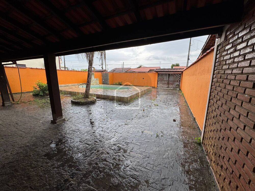 Casa, 4 quartos, 241 m² - Foto 1