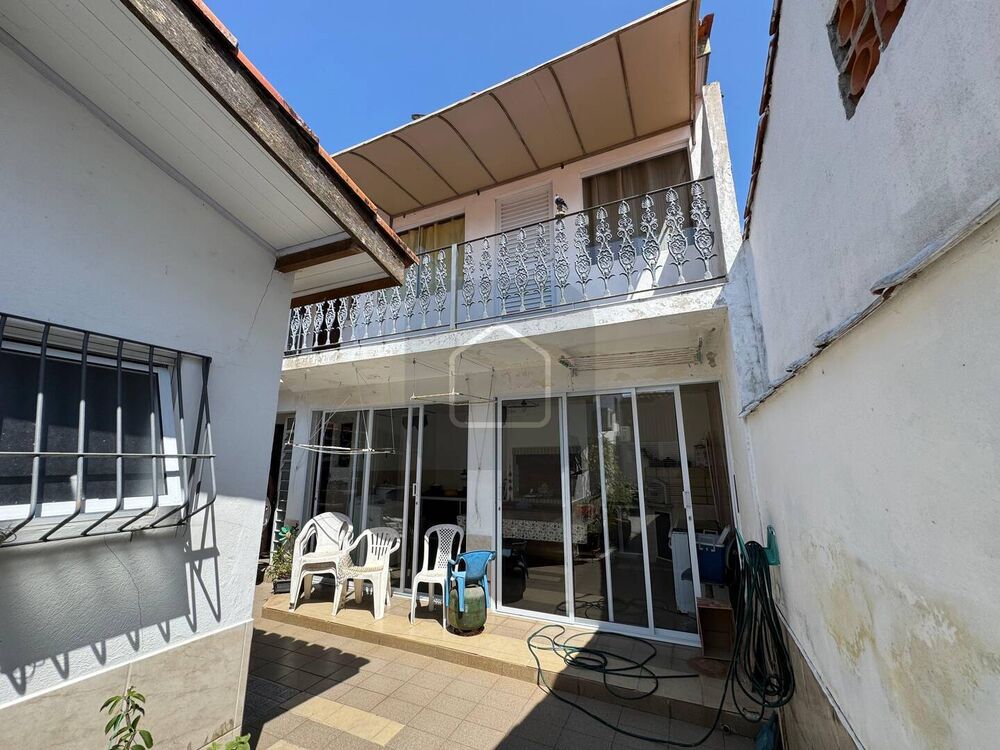 Casa à venda e aluguel com 6 quartos, 188m² - Foto 3