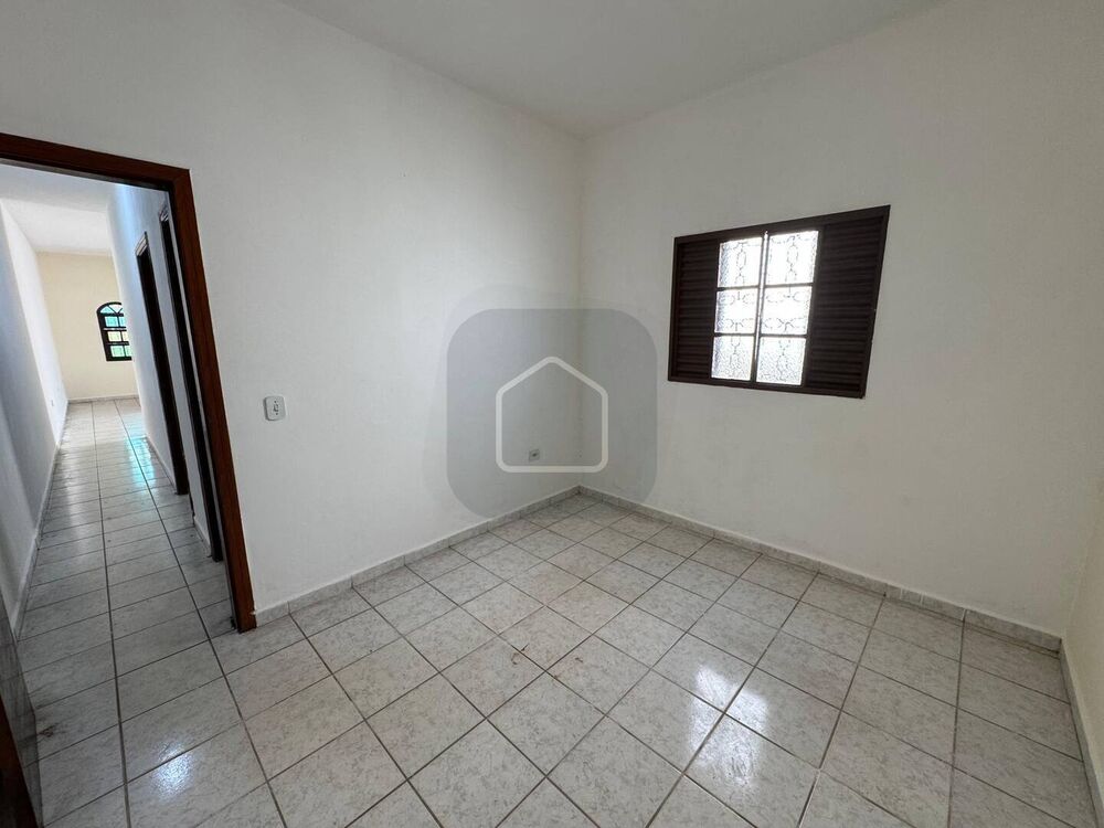 Casa à venda com 2 quartos, 66m² - Foto 2