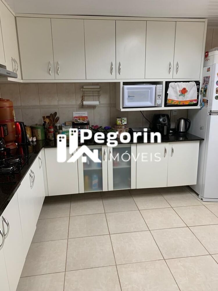 Casa à venda com 3 quartos, 175m² - Foto 1
