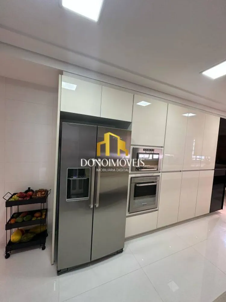 Apartamento, 3 quartos, 242 m² - Foto 3