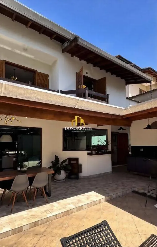 Casa, 4 quartos, 313 m² - Foto 1
