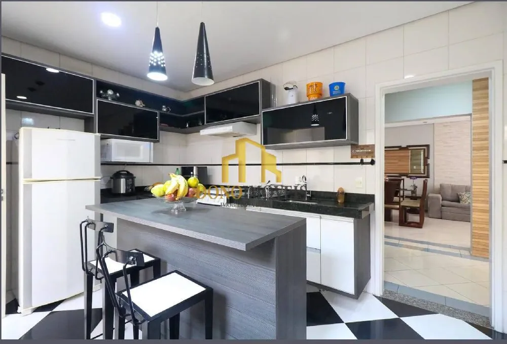 Casa, 3 quartos, 215 m² - Foto 9