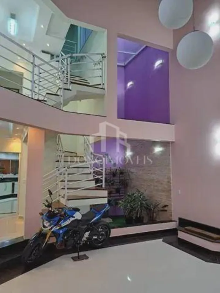 Casa, 3 quartos, 250 m² - Foto 1