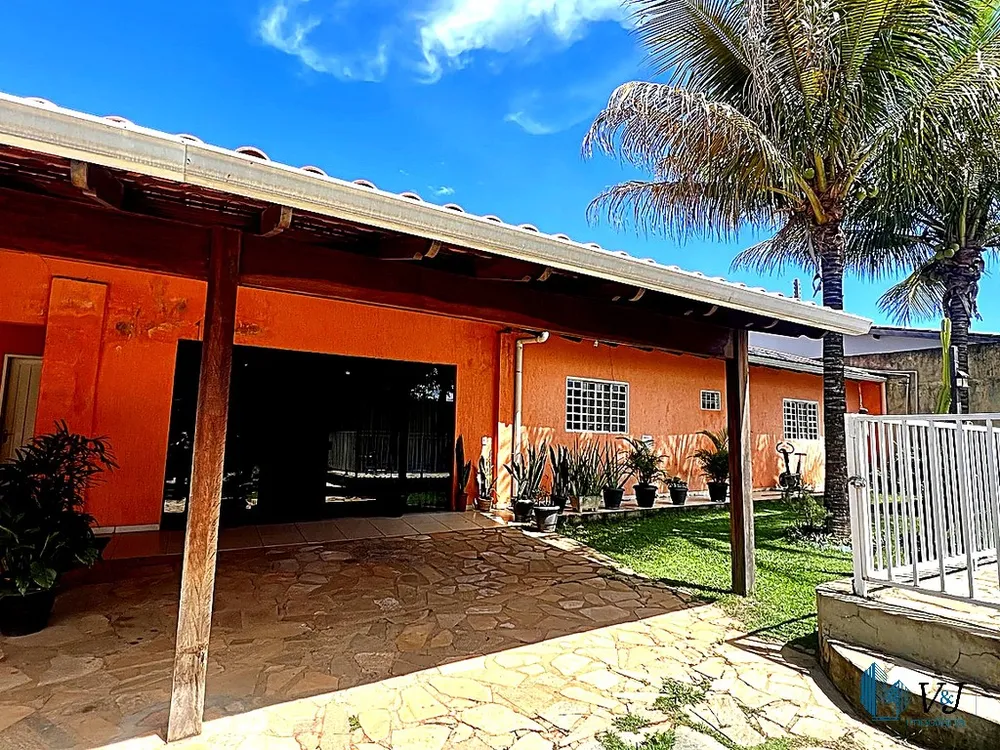 Casa, 4 quartos, 240 m² - Foto 1