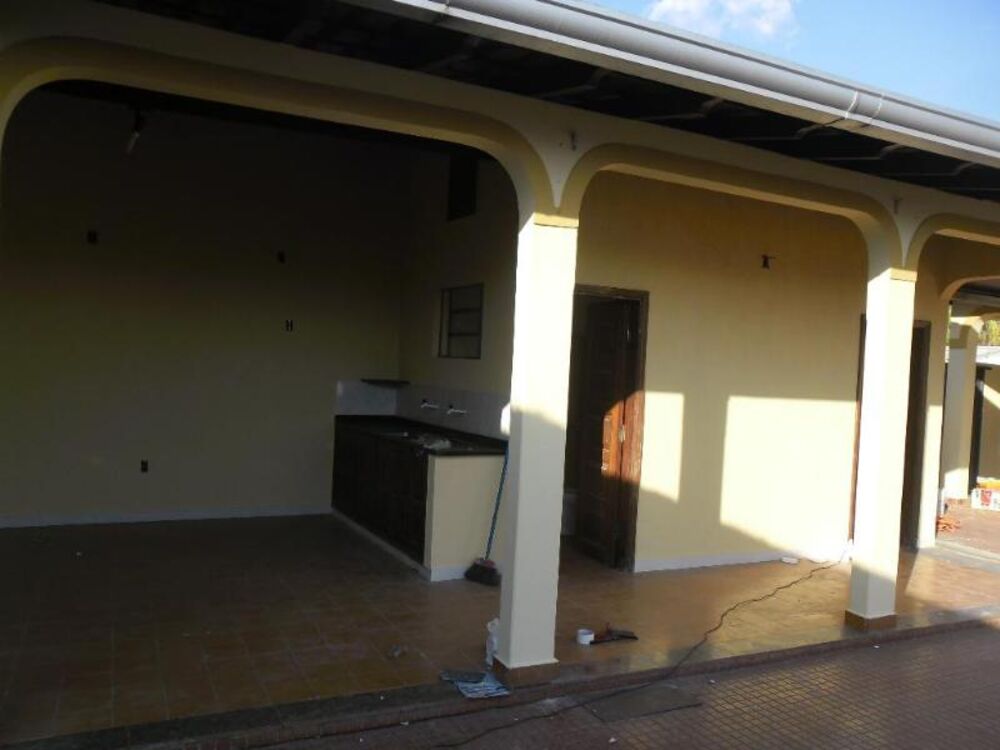 Casa à venda com 3 quartos, 300m² - Foto 18