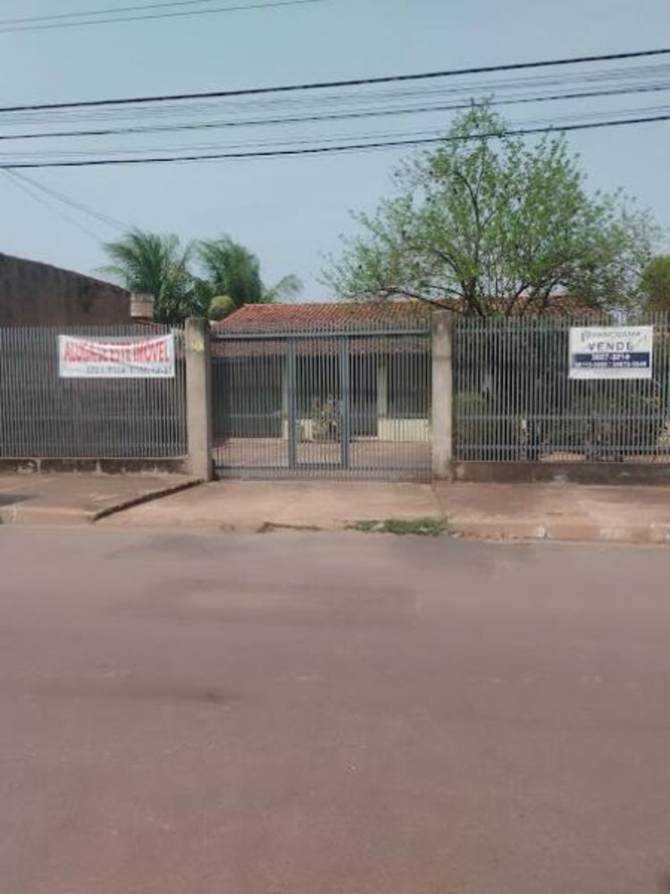 Casa à venda com 3 quartos, 246m² - Foto 2