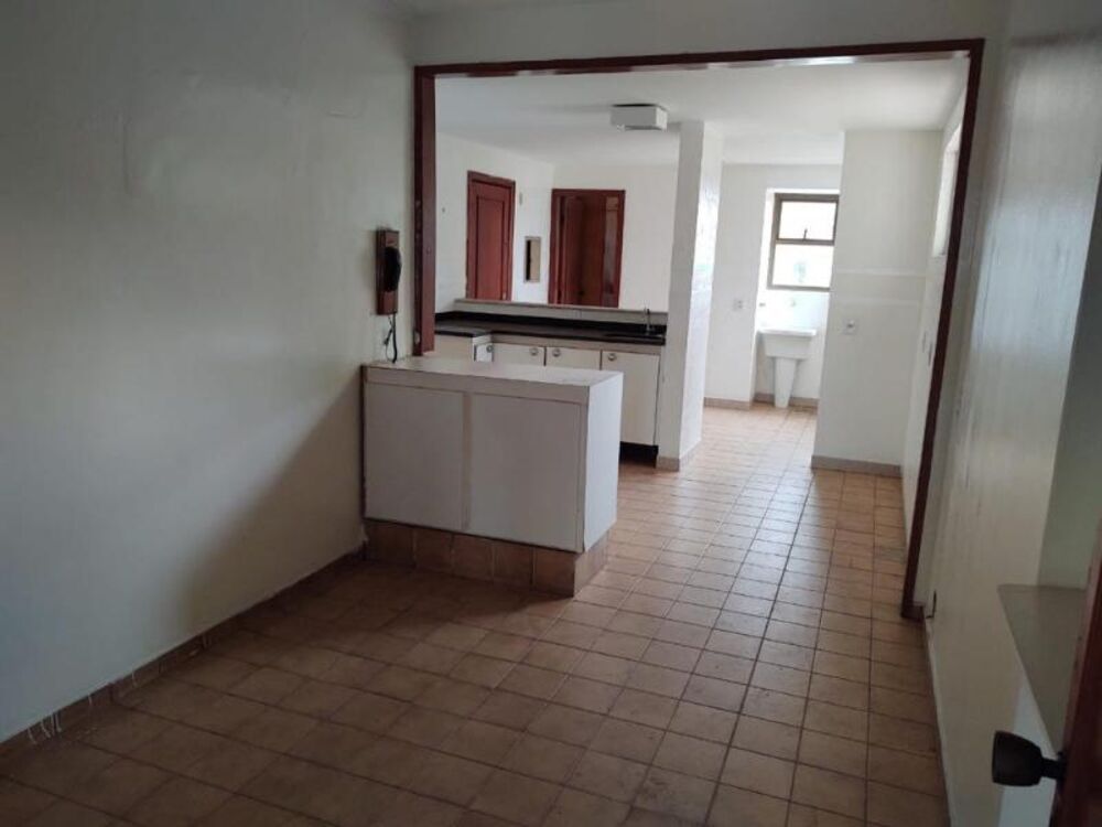 Apartamento à venda com 4 quartos, 225m² - Foto 9