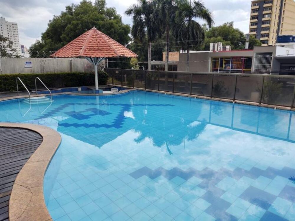 Apartamento à venda com 4 quartos, 225m² - Foto 2