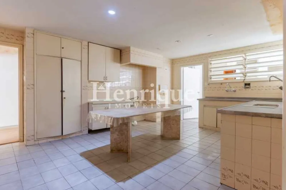 Apartamento, 3 quartos, 220 m² - Foto 1