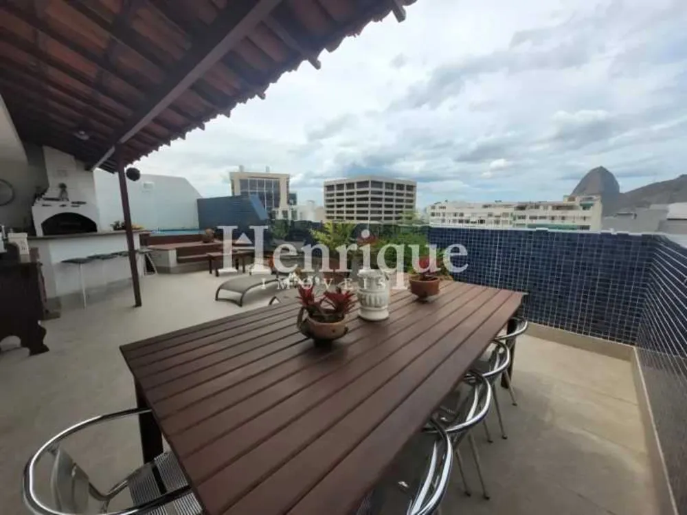 Cobertura, 3 quartos, 209 m² - Foto 2