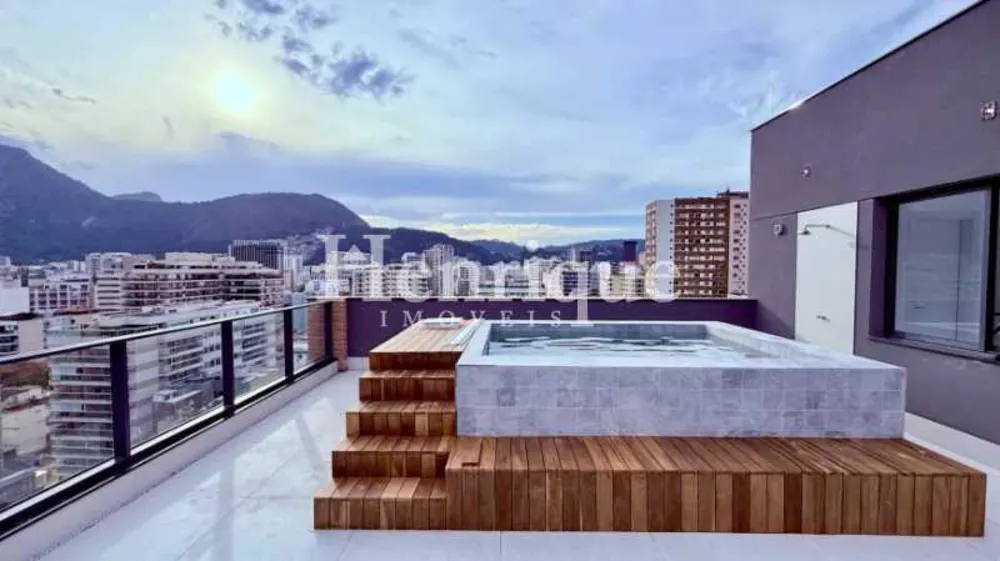 Cobertura, 3 quartos, 243 m² - Foto 2