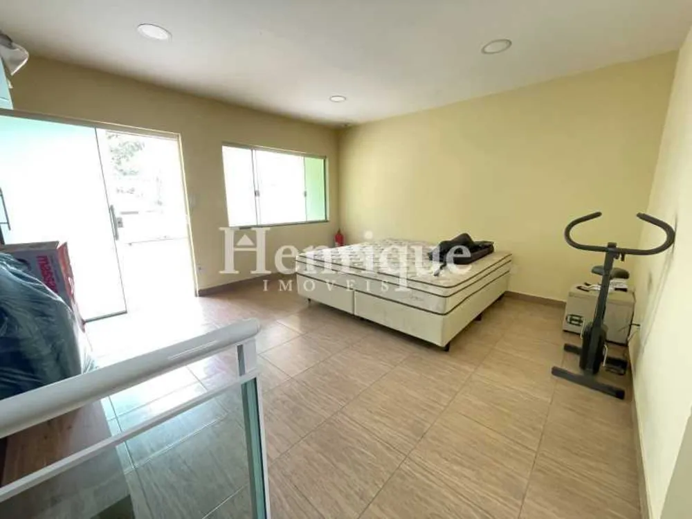 Casa, 4 quartos, 228 m² - Foto 1