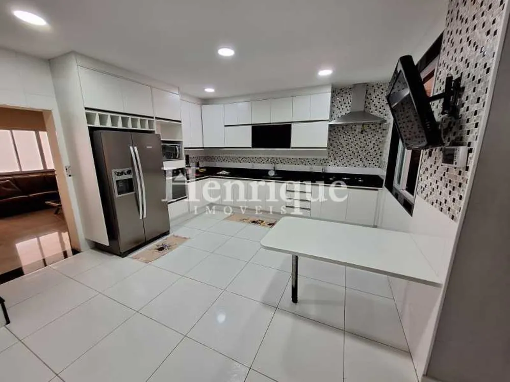 Casa, 4 quartos, 228 m² - Foto 15