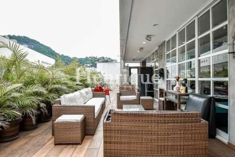 Cobertura, 3 quartos, 219 m² - Foto 2