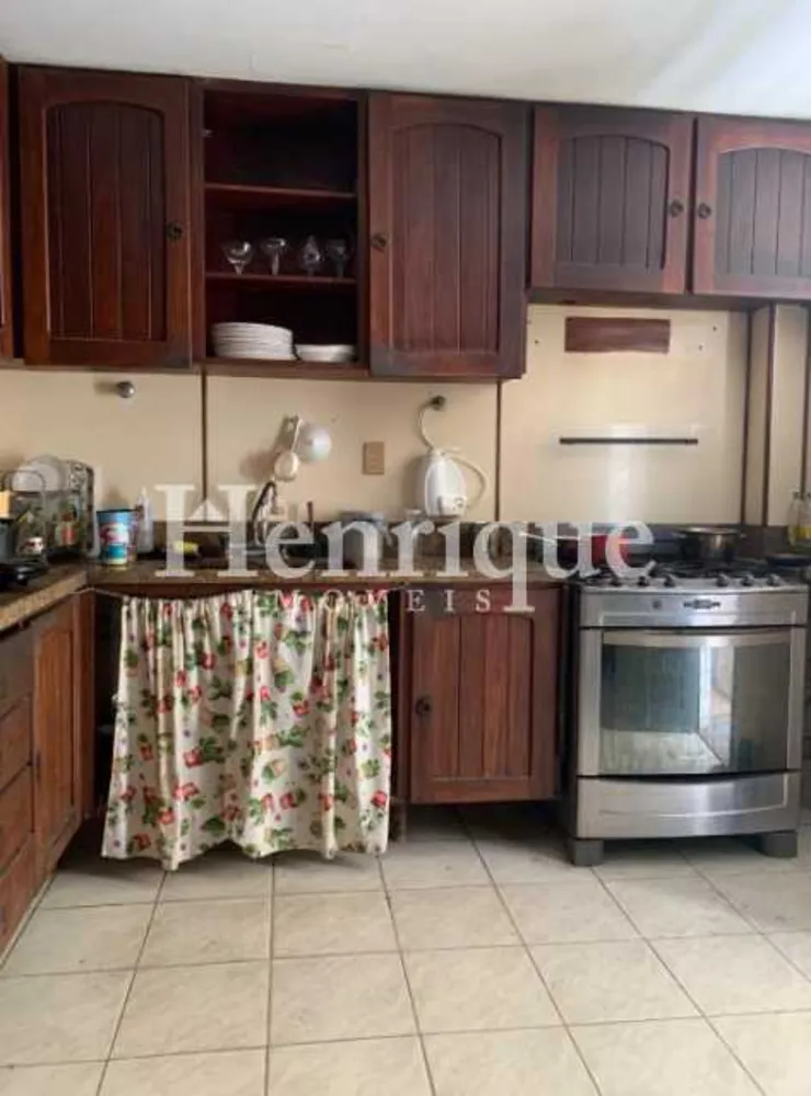 Casa, 4 quartos, 245 m² - Foto 1