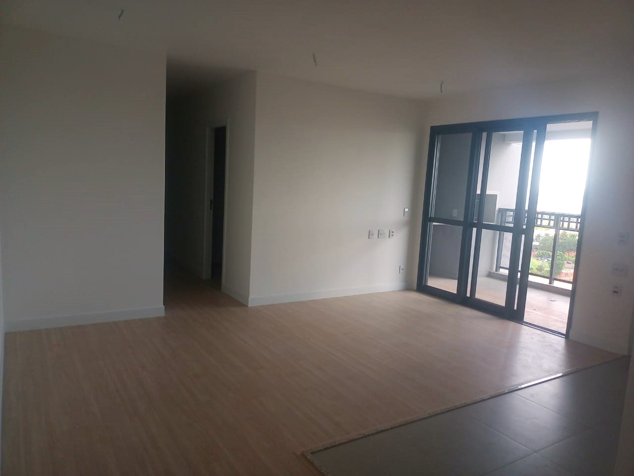 Apartamento à venda com 3 quartos, 84m² - Foto 2