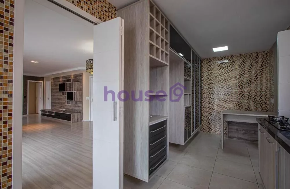 Apartamento à venda com 3 quartos, 142m² - Foto 3