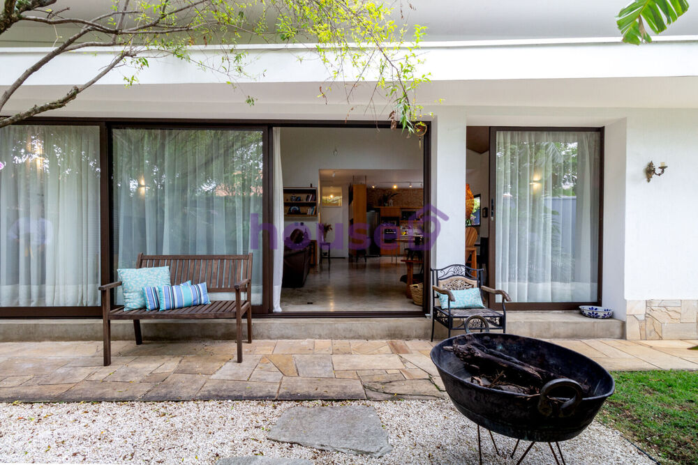 Casa, 4 quartos, 301 m² - Foto 1