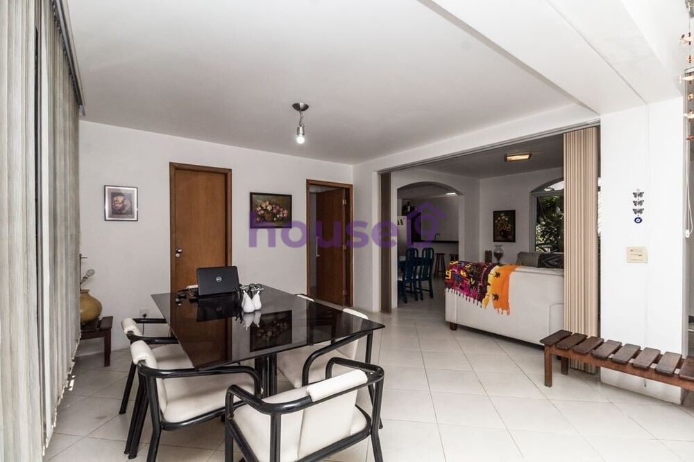 Casa para alugar com 4 quartos, 220m² - Foto 3