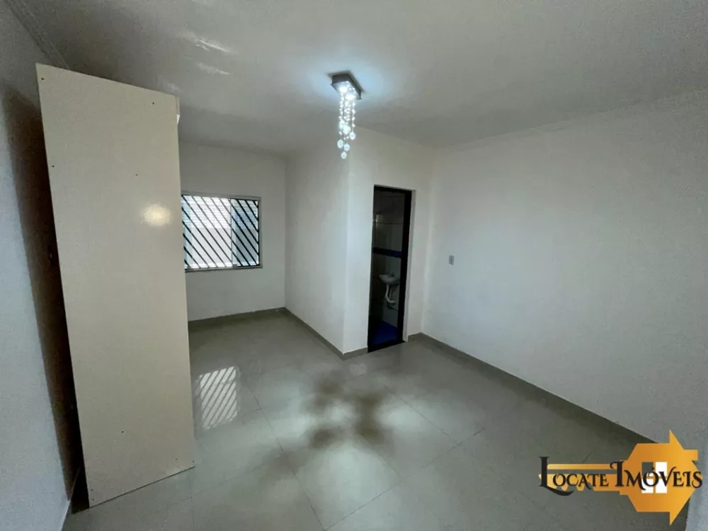 Casa à venda com 2 quartos, 100m² - Foto 3