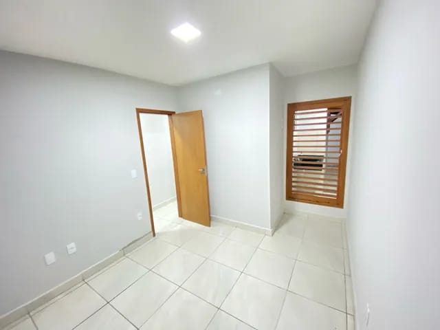 Casa à venda com 2 quartos, 69m² - Foto 2