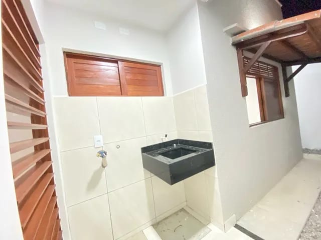 Casa à venda com 2 quartos, 69m² - Foto 7