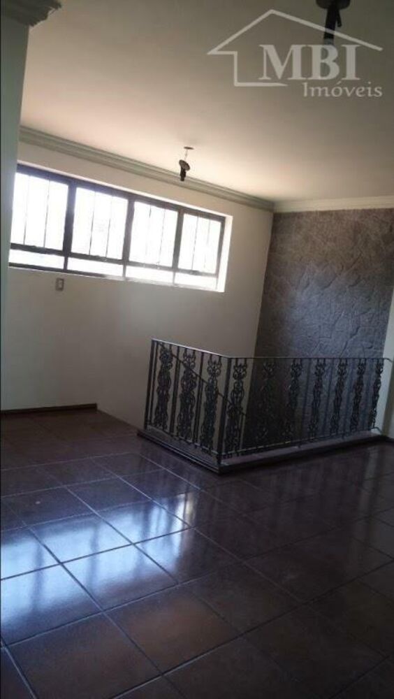 Sobrado à venda com 3 quartos, 300m² - Foto 8