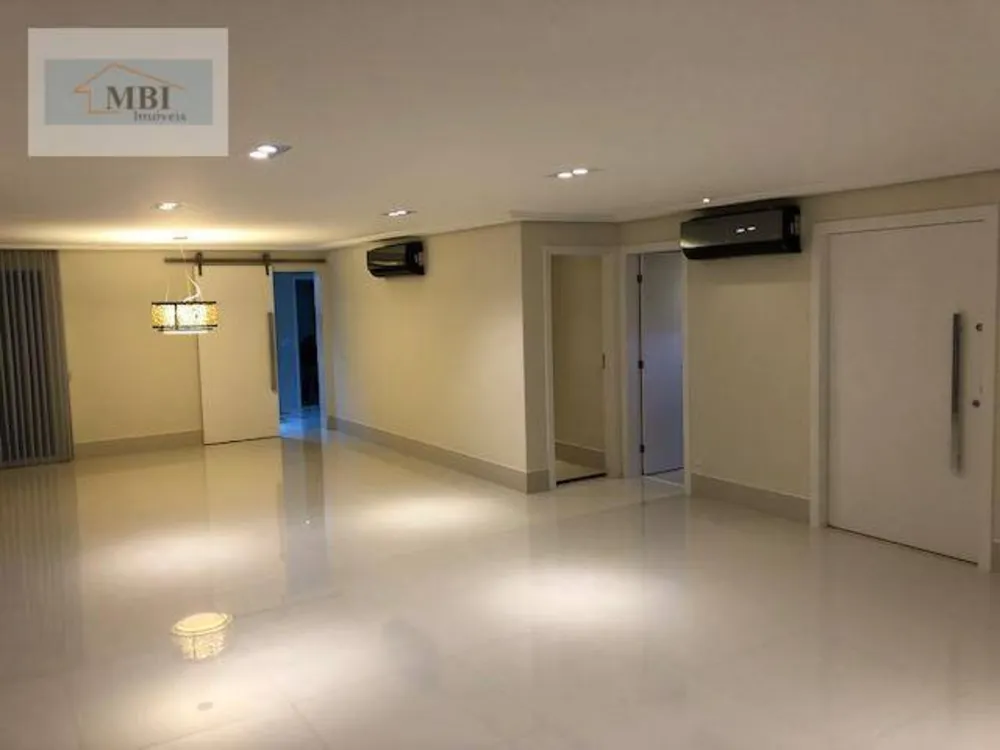 Apartamento, 3 quartos, 225 m² - Foto 1