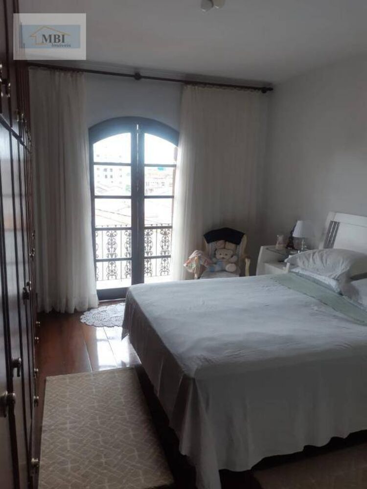 Sobrado à venda com 4 quartos, 190m² - Foto 2