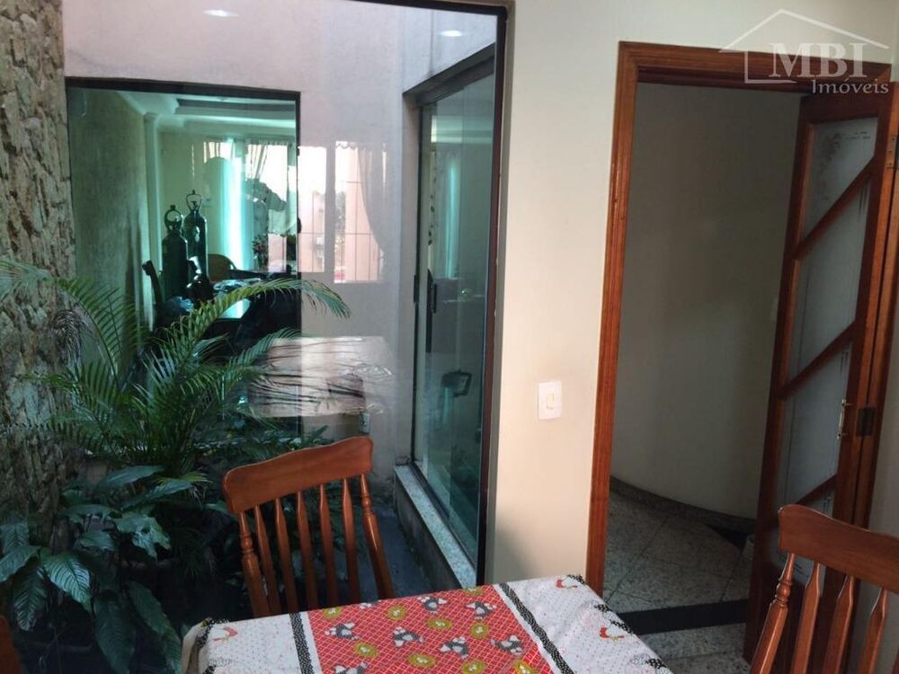 Sobrado, 4 quartos, 290 m² - Foto 2