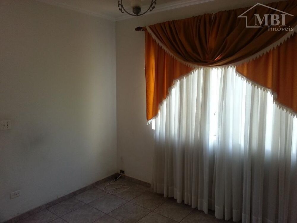 Casa à venda com 2 quartos, 80m² - Foto 4