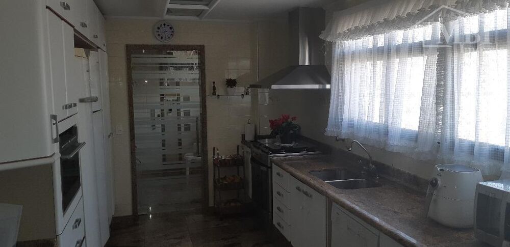 Apartamento, 4 quartos, 218 m² - Foto 2