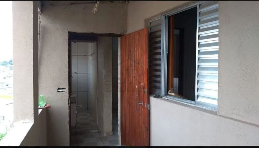 Casa à venda com 2 quartos, 200m² - Foto 1