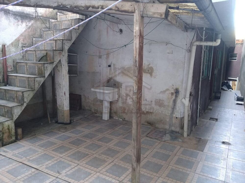 Casa à venda com 2 quartos, 178m² - Foto 4