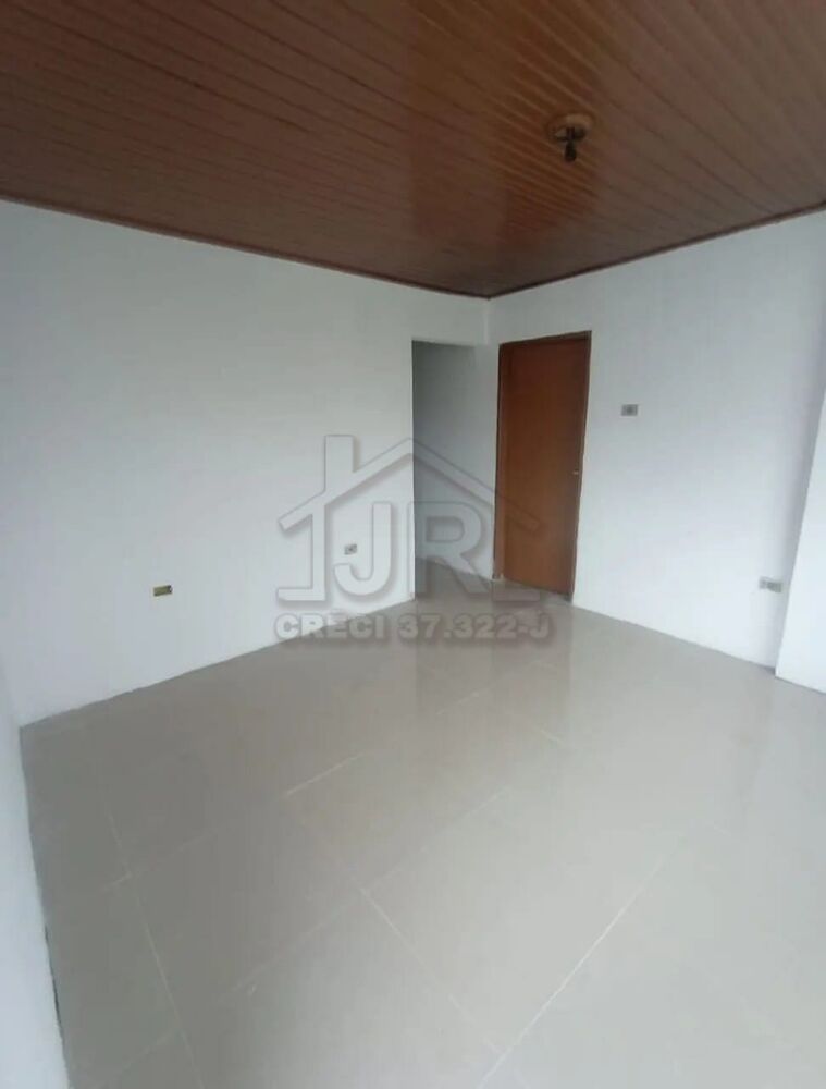 Casa à venda com 3 quartos, 179m² - Foto 2