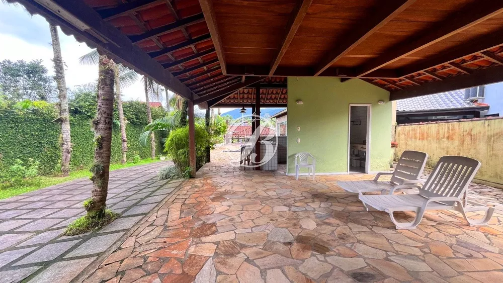 Casa de Condomínio à venda com 4 quartos, 250m² - Foto 3