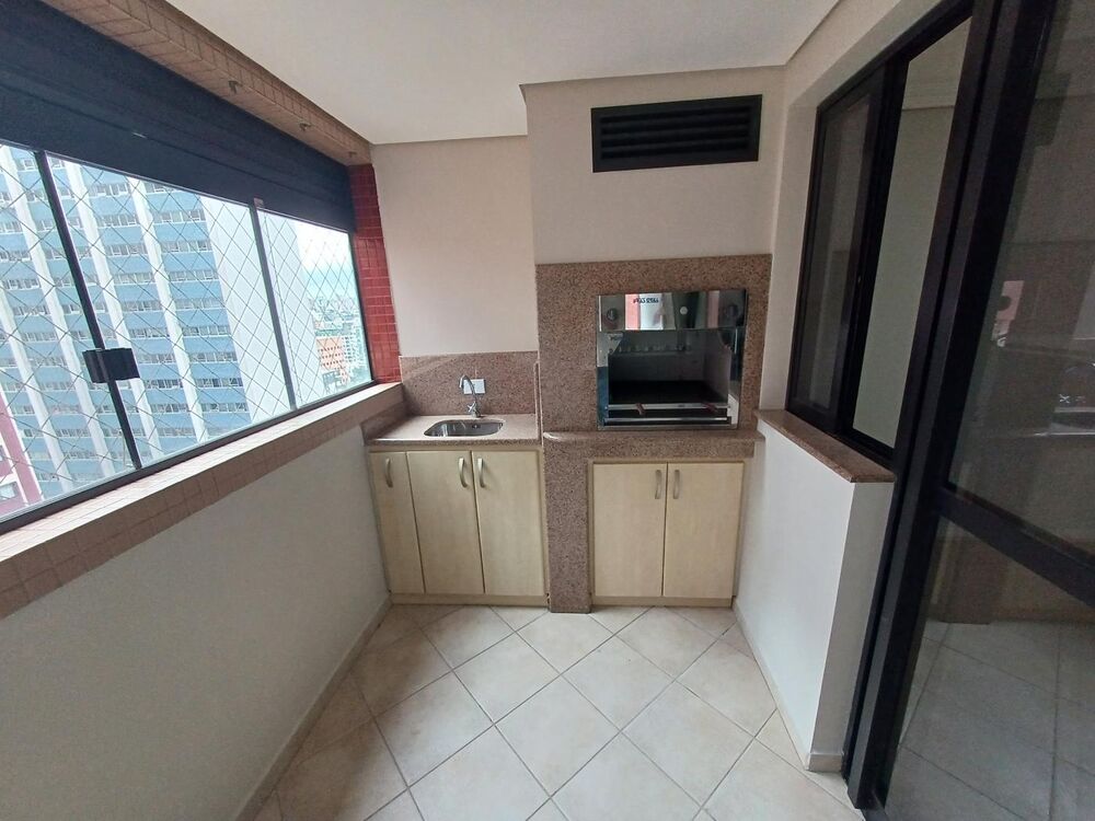 Apartamento para alugar com 3 quartos, 133m² - Foto 5