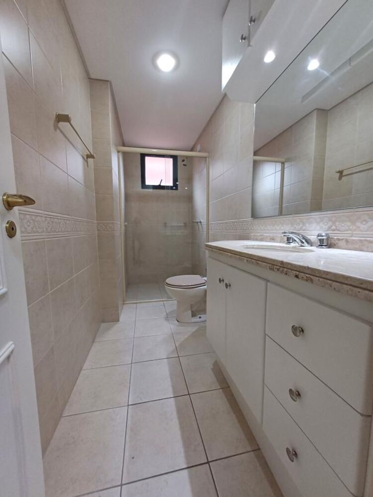 Apartamento para alugar com 3 quartos, 133m² - Foto 13