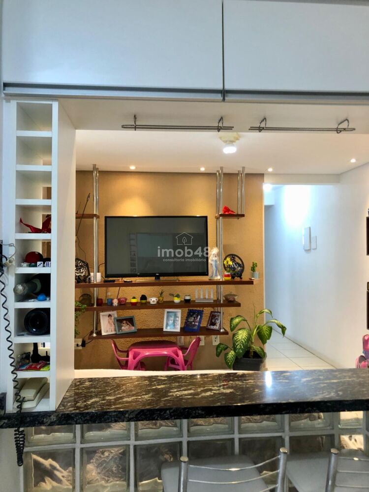 Apartamento à venda com 2 quartos, 76m² - Foto 4