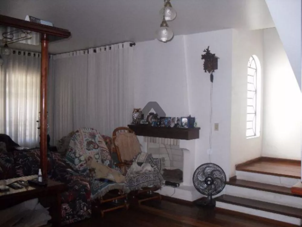 Casa à venda com 3 quartos, 300m² - Foto 3