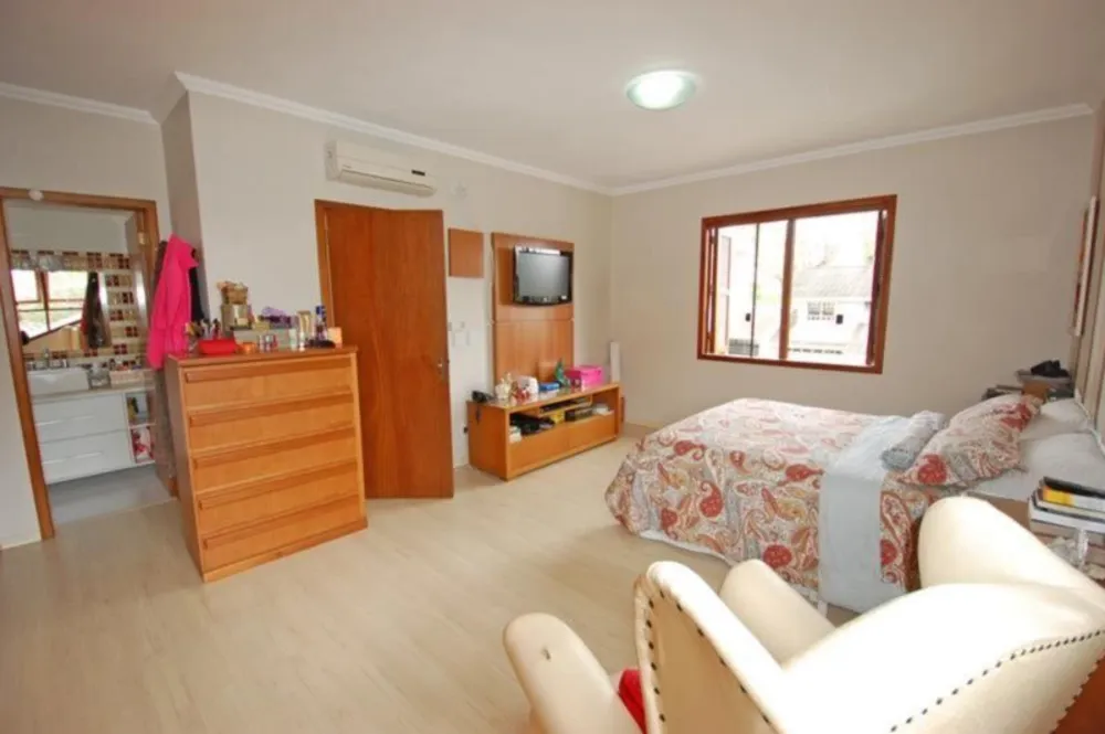 Casa, 4 quartos, 240 m² - Foto 10