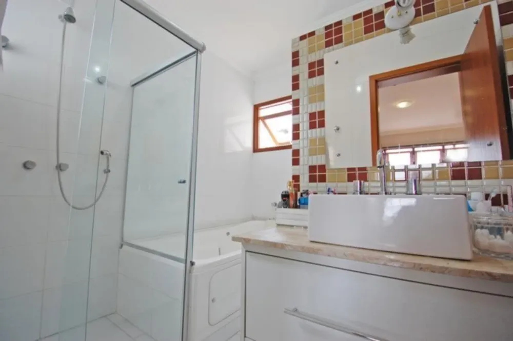 Casa, 4 quartos, 240 m² - Foto 11