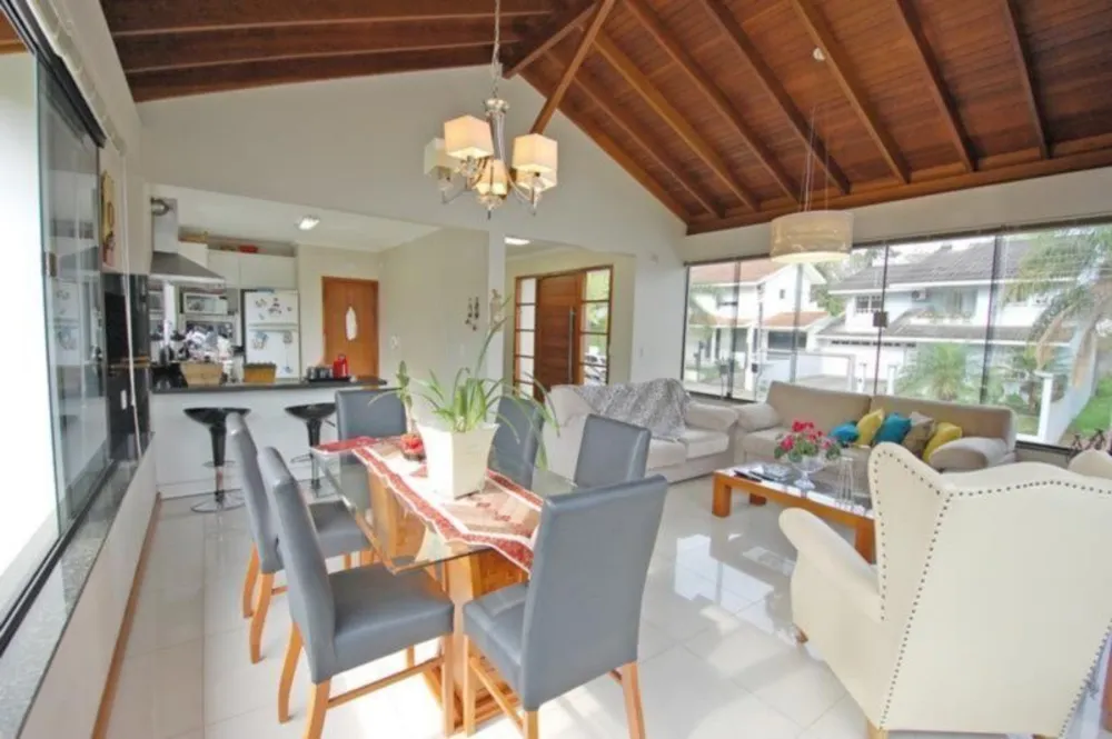 Casa, 4 quartos, 240 m² - Foto 4