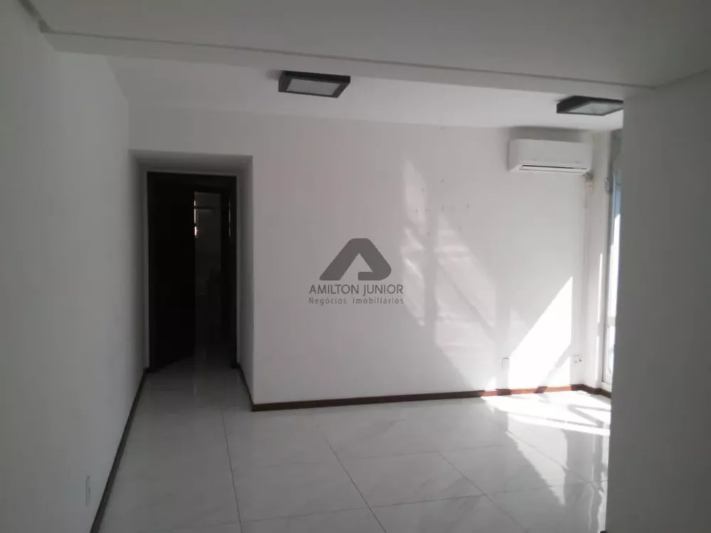 Apartamento à venda com 2 quartos, 77m² - Foto 3