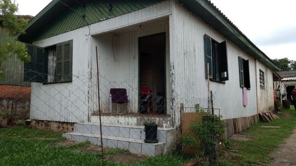 Casa à venda com 2 quartos, 80m² - Foto 2